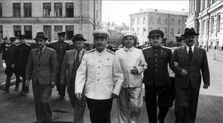 Иллюстрация к книге — Лаврентий Берия. Кровавый прагматик [i_094.jpg]