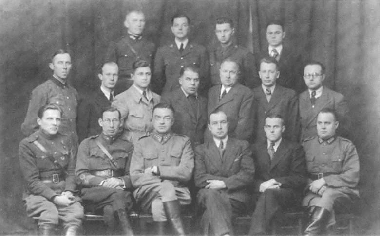 Иллюстрация к книге — Прибалтика. Война без правил (1939-1945) [i_021.jpg]