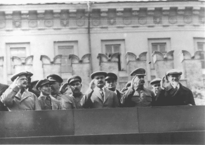 Иллюстрация к книге — "Сталинский питомец" - Николай Ежов [i_007.jpg]