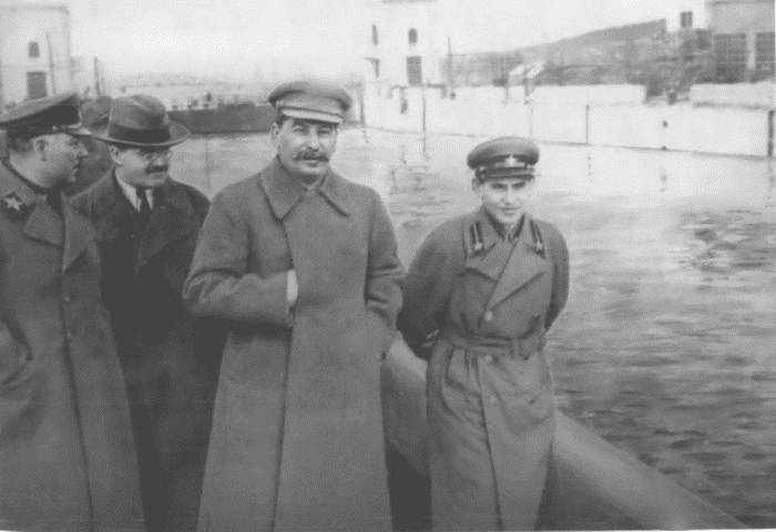 Иллюстрация к книге — "Сталинский питомец" - Николай Ежов [i_010.jpg]