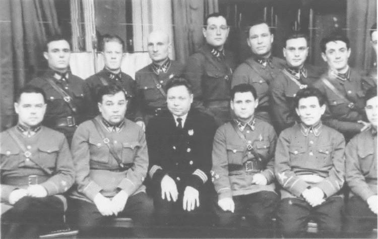 Иллюстрация к книге — "Сталинский питомец" - Николай Ежов [i_017.jpg]