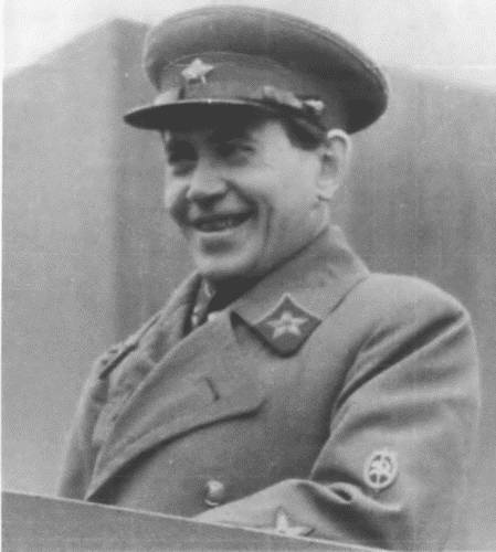 Иллюстрация к книге — "Сталинский питомец" - Николай Ежов [i_021.jpg]