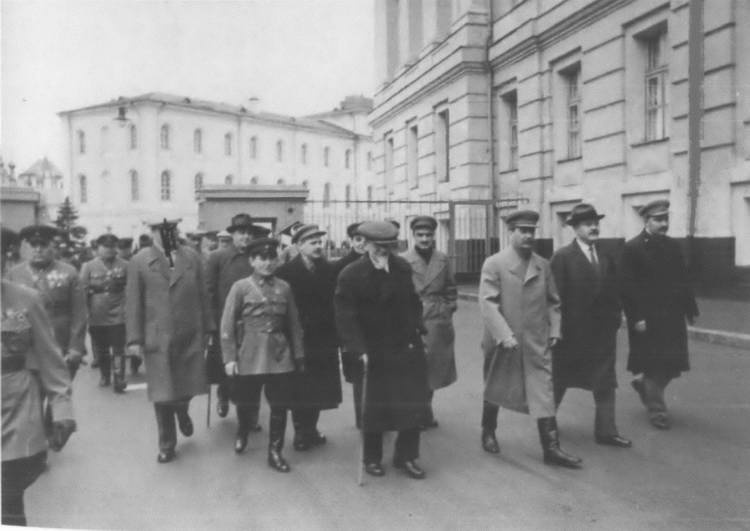 Иллюстрация к книге — "Сталинский питомец" - Николай Ежов [i_022.jpg]