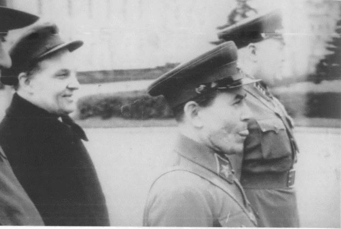 Иллюстрация к книге — "Сталинский питомец" - Николай Ежов [i_032.jpg]