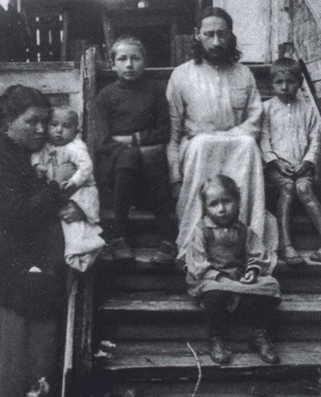 Иллюстрация к книге — Мост через бездну. Книга 4 [i_032.jpg]