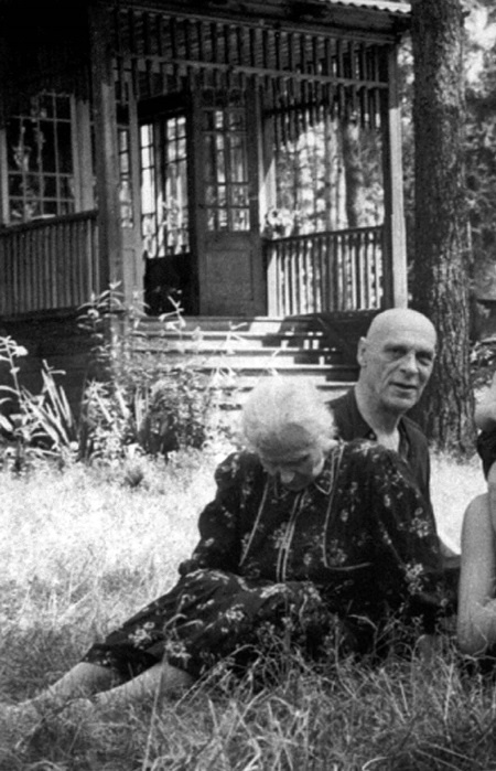 Иллюстрация к книге — Лопухи и лебеда [i_006.jpg]