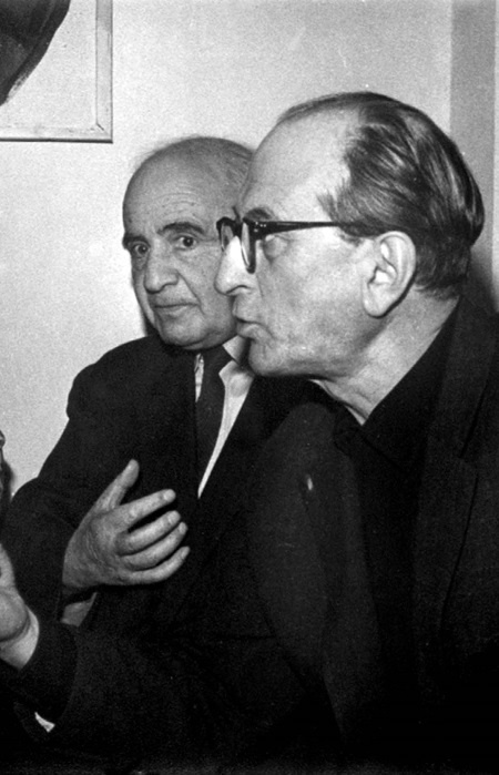 Иллюстрация к книге — Лопухи и лебеда [i_014.jpg]