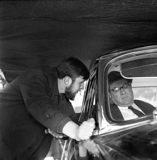 Иллюстрация к книге — Лопухи и лебеда [i_022.jpg]