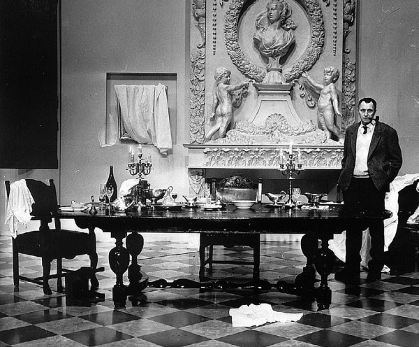 Иллюстрация к книге — Лопухи и лебеда [i_042.jpg]