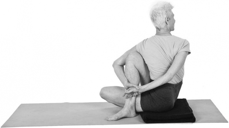 Иллюстрация к книге — Йога при остеопорозе [_187.jpg]