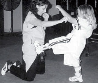 Иллюстрация к книге — Обучение моторным навыкам детей с ДЦП. Пособие для родителей и профессионалов [i_264.jpg]