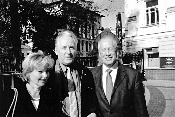 Иллюстрация к книге — Маркус Вольф. "Человек без лица" из Штази [_012.jpg]