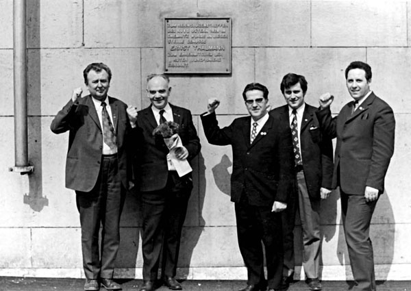 Иллюстрация к книге — Маркус Вольф. "Человек без лица" из Штази [_05.jpg]