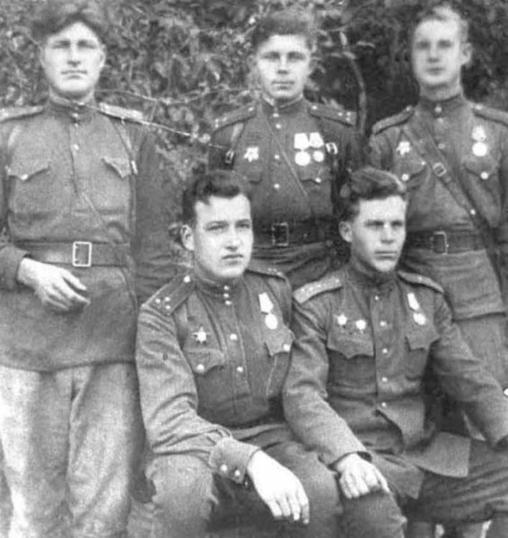 Иллюстрация к книге — Правда о штрафбатах. Как офицерский штрафбат дошел до Берлина [i_034.jpg]