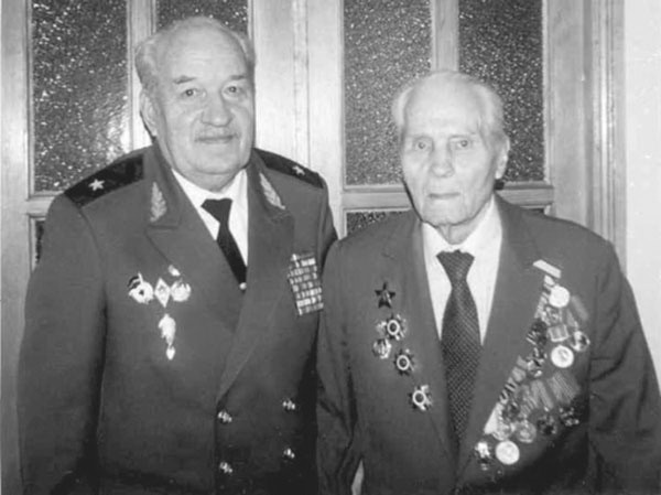 Иллюстрация к книге — Правда о штрафбатах. Как офицерский штрафбат дошел до Берлина [i_068.jpg]