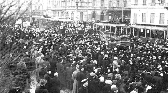 Иллюстрация к книге — Тайна личности Ленина. Спаситель народа или разрушитель империи? [i_034.jpg]