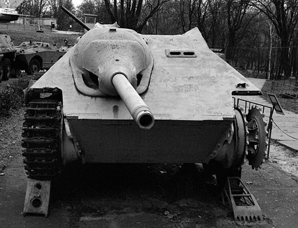 Иллюстрация к книге — Дорога на Берлин. "От победы к победе" [_012.jpg]