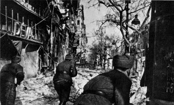 Иллюстрация к книге — Дорога на Берлин. "От победы к победе" [_151.jpg]