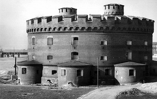 Иллюстрация к книге — Дорога на Берлин. "От победы к победе" [_296.jpg]