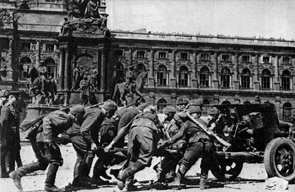 Иллюстрация к книге — Дорога на Берлин. "От победы к победе" [_356.jpg]