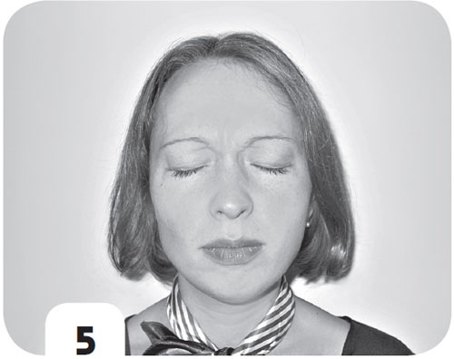 Иллюстрация к книге — Супер-аэробика для лица и шеи. Морщинам - категоричное "НЕТ"! [i_005.jpg]