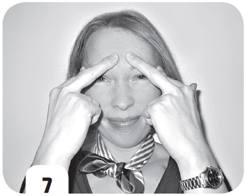 Иллюстрация к книге — Супер-аэробика для лица и шеи. Морщинам - категоричное "НЕТ"! [i_007.jpg]