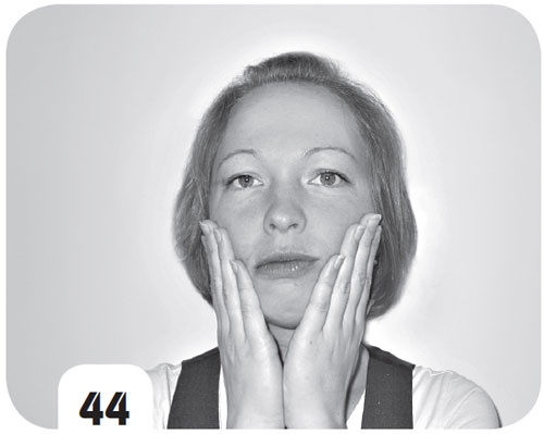 Иллюстрация к книге — Супер-аэробика для лица и шеи. Морщинам - категоричное "НЕТ"! [i_044.jpg]