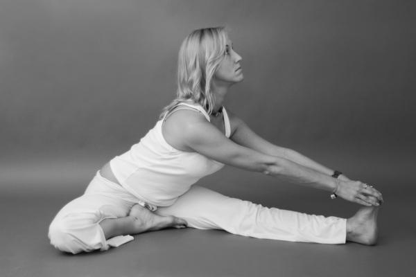 Иллюстрация к книге — Йога для стройности, здоровья и красоты [_115.jpg]