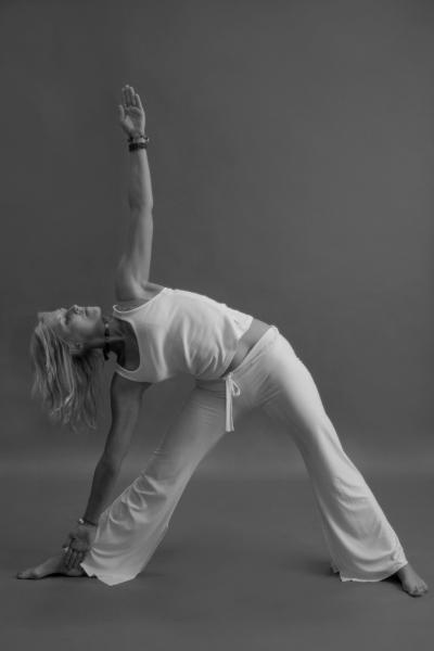 Иллюстрация к книге — Йога для стройности, здоровья и красоты [_14.jpg]