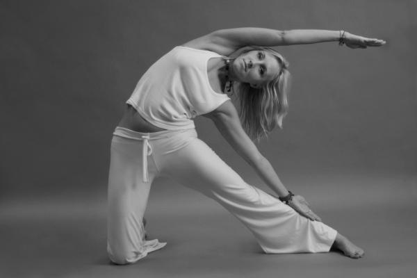 Иллюстрация к книге — Йога для стройности, здоровья и красоты [_25.jpg]