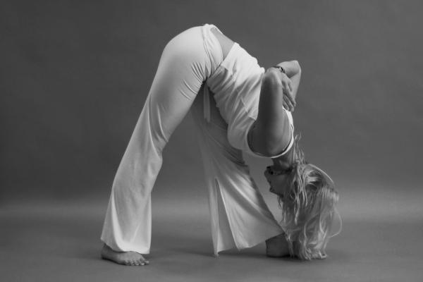 Иллюстрация к книге — Йога для стройности, здоровья и красоты [_28.jpg]