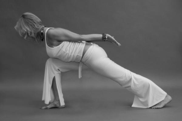 Иллюстрация к книге — Йога для стройности, здоровья и красоты [_30.jpg]