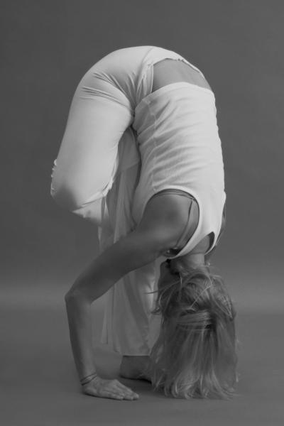 Иллюстрация к книге — Йога для стройности, здоровья и красоты [_38.jpg]