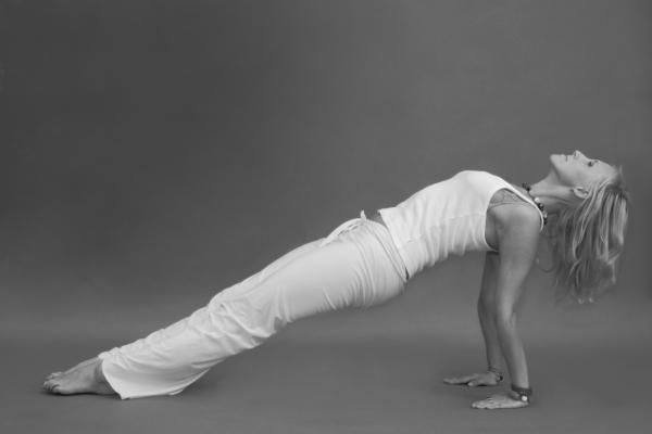 Иллюстрация к книге — Йога для стройности, здоровья и красоты [_54.jpg]