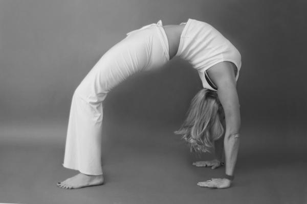 Иллюстрация к книге — Йога для стройности, здоровья и красоты [_84.jpg]