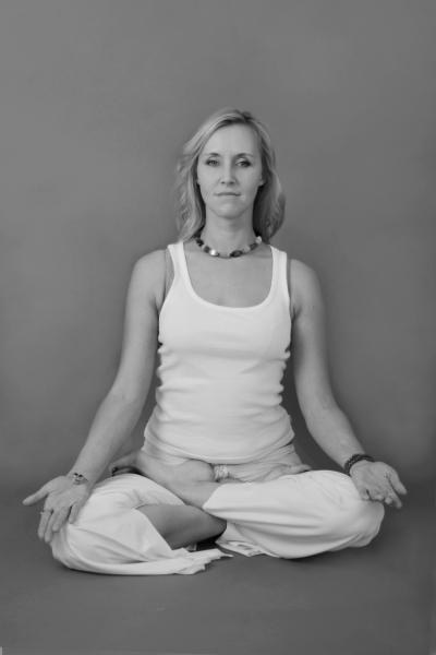 Иллюстрация к книге — Йога для стройности, здоровья и красоты [_87.jpg]