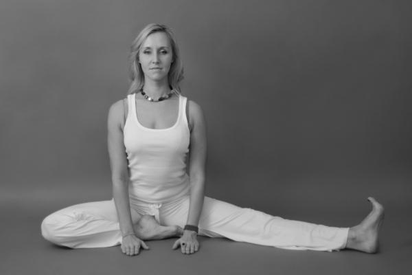 Иллюстрация к книге — Йога для стройности, здоровья и красоты [_89.jpg]