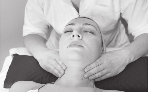 Иллюстрация к книге — Атлас. Практический массаж [i_071.jpg]