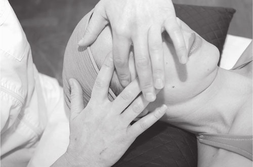 Иллюстрация к книге — Атлас. Практический массаж [i_093.jpg]