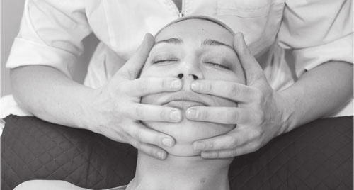 Иллюстрация к книге — Атлас. Практический массаж [i_096.jpg]