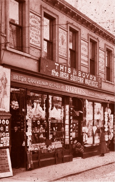 Иллюстрация к книге — Похитители костей [i_024.jpg]