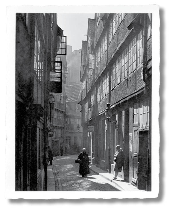 Иллюстрация к книге — Библиотека душ. Нет выхода из дома странных детей [i_013.jpg]