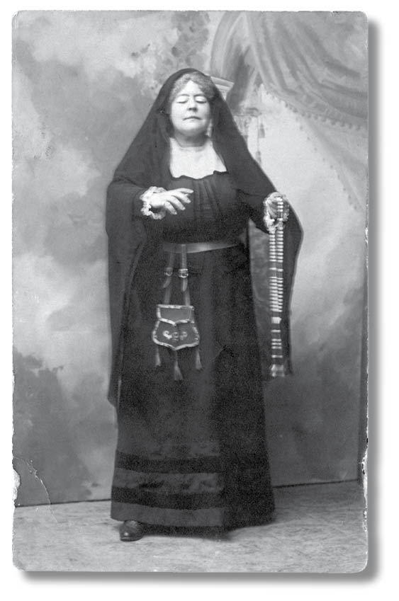 Иллюстрация к книге — Библиотека душ. Нет выхода из дома странных детей [i_015.jpg]