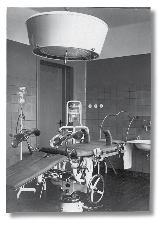 Иллюстрация к книге — Библиотека душ. Нет выхода из дома странных детей [i_048.jpg]