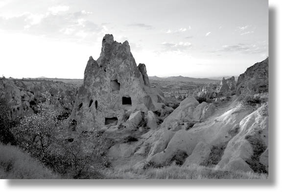 Иллюстрация к книге — Библиотека душ. Нет выхода из дома странных детей [i_057.jpg]