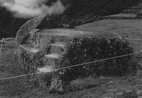 Иллюстрация к книге — Опрокинутый мир. Тайны прошлого – загадки грядущего. Что скрывают архивы Спецотдела НКВД, Аненербе и Верховного командования Вермахта [i_009.jpg]