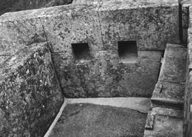 Иллюстрация к книге — Опрокинутый мир. Тайны прошлого – загадки грядущего. Что скрывают архивы Спецотдела НКВД, Аненербе и Верховного командования Вермахта [i_050.jpg]