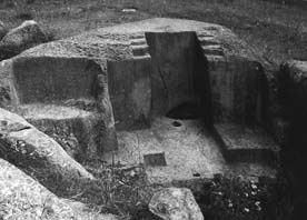 Иллюстрация к книге — Опрокинутый мир. Тайны прошлого – загадки грядущего. Что скрывают архивы Спецотдела НКВД, Аненербе и Верховного командования Вермахта [i_051.jpg]