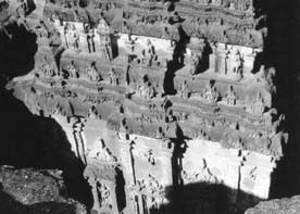 Иллюстрация к книге — Опрокинутый мир. Тайны прошлого – загадки грядущего. Что скрывают архивы Спецотдела НКВД, Аненербе и Верховного командования Вермахта [i_102.jpg]