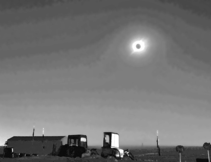 Иллюстрация к книге — Солнце, Луна, Марс [i_008.jpg]